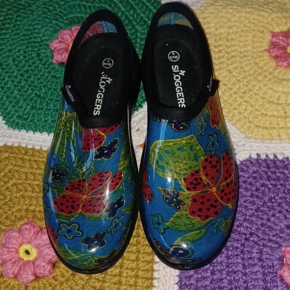 Sloggers floral slip on shoes, floral, waterproof, comfy, stylish,  sz 9
